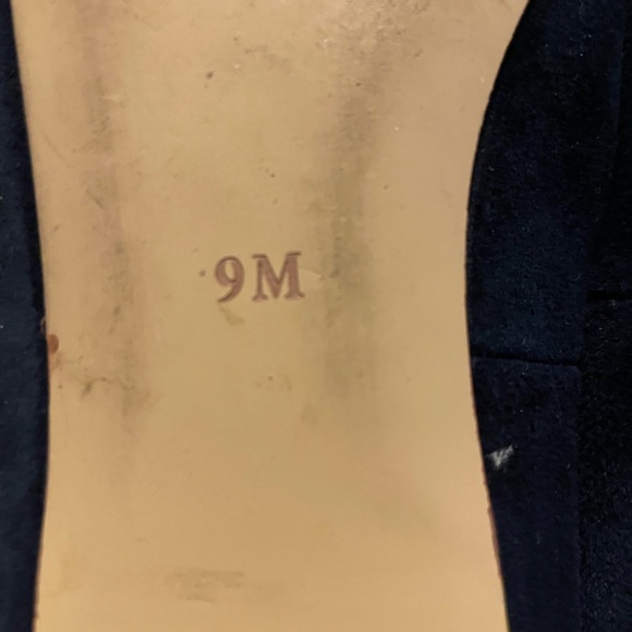 Ladies Talbot blue suede shoes with dog. - Picture 9 of 10